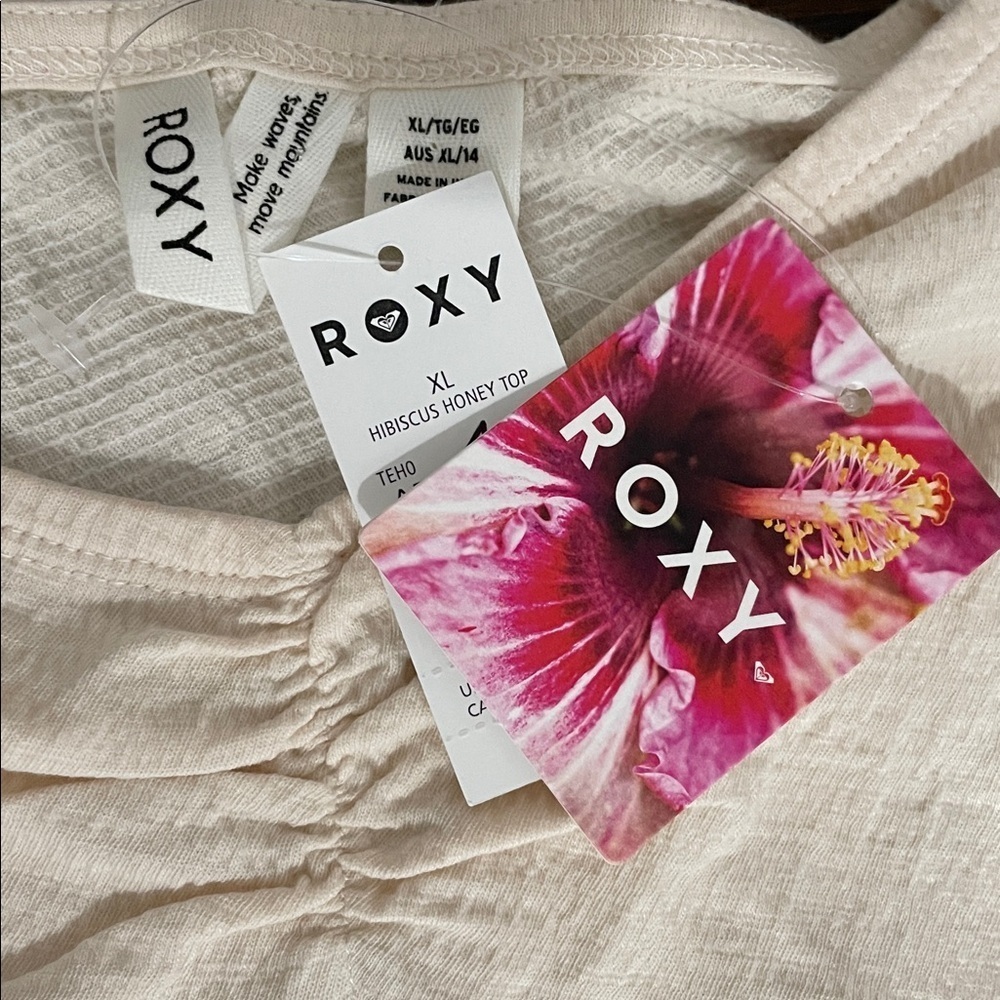 NWT Roxy Cream Ruched Women's Blouse - Picture 2 of 4